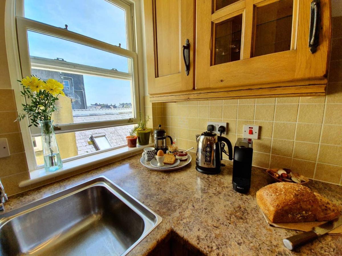 Stylish Flat In Central Tenby & Free Parking Eksteriør billede