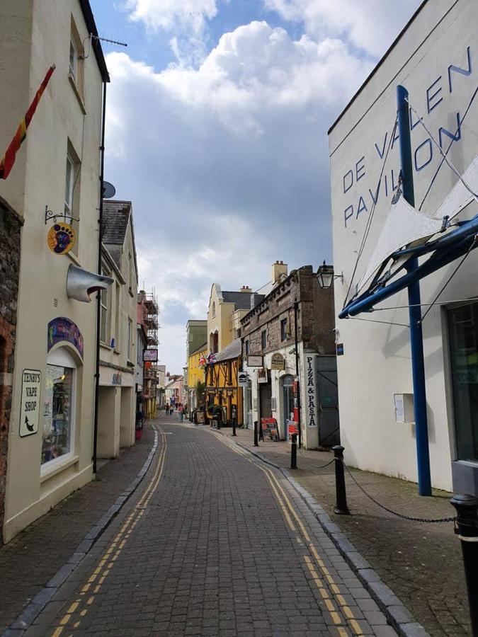 Stylish Flat In Central Tenby & Free Parking Eksteriør billede